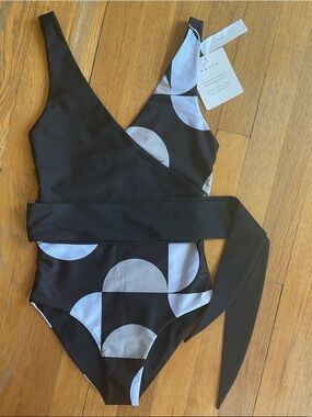 Baiia Reversible Wrapsuit
